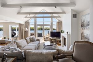 Living area - 1- click for photo gallery